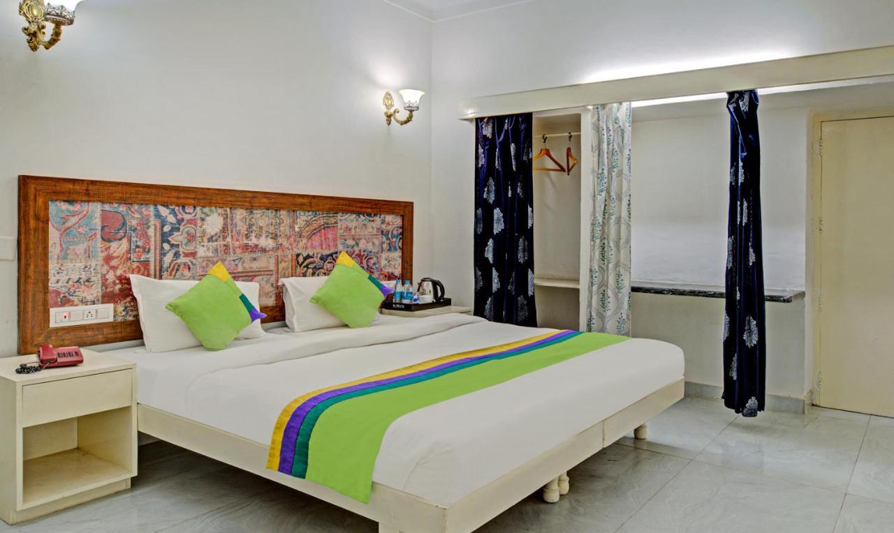 Hotel Meera Udaipur Bagian luar foto