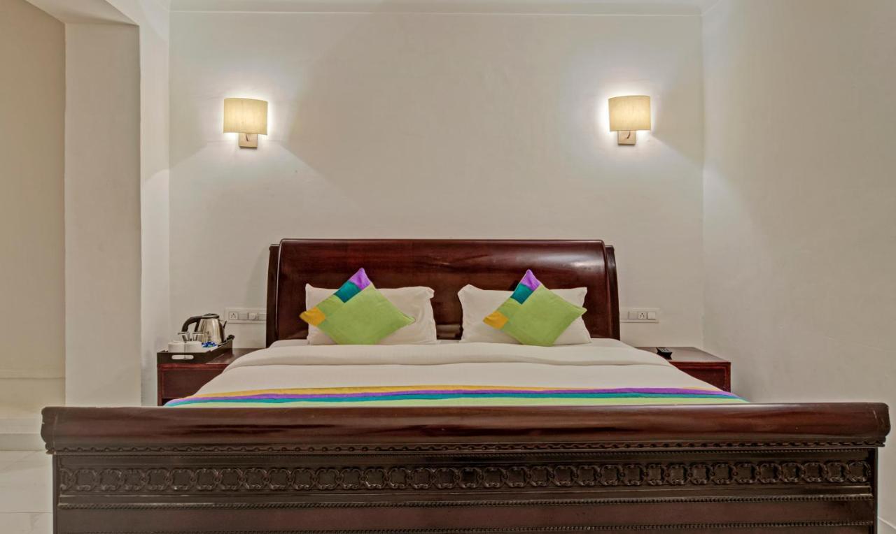 Hotel Meera Udaipur Bagian luar foto